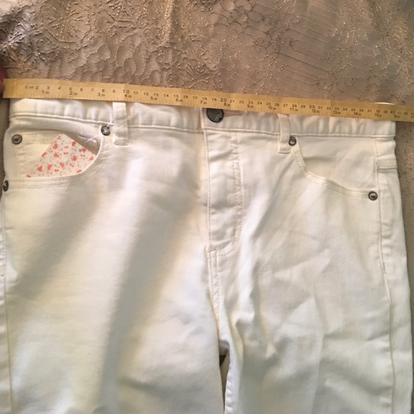 🎉HP🎉Free People Distressed Jeans - Picture 7 of 7